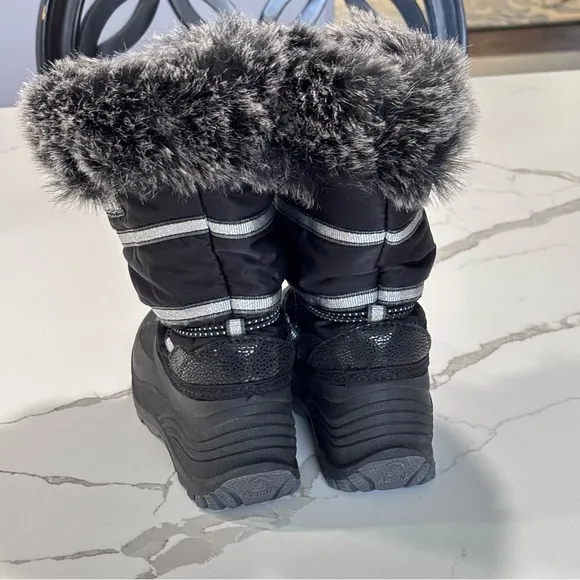 🆕 Kamik | NWT Snow Gypsy Youth Girls Snow Boots Faux Fur Sz 10
