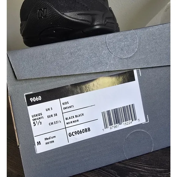 . New Balance 9060 Black/Black Boys' Grade School Tennis Shoes