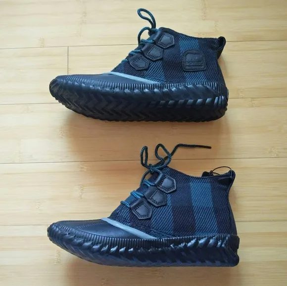 -NEW- Women's Sorel Out N About Plus Boots/Booties 6.5