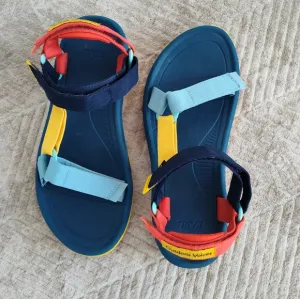 💮 Teva x Outdoor Voices Hurricane XLT 2 Sandals Size 10