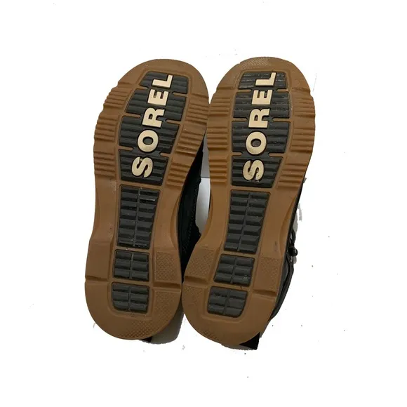 10 / Sorel Men’s ankle mid waterproof Boots
