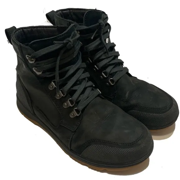 10 / Sorel Men’s ankle mid waterproof Boots