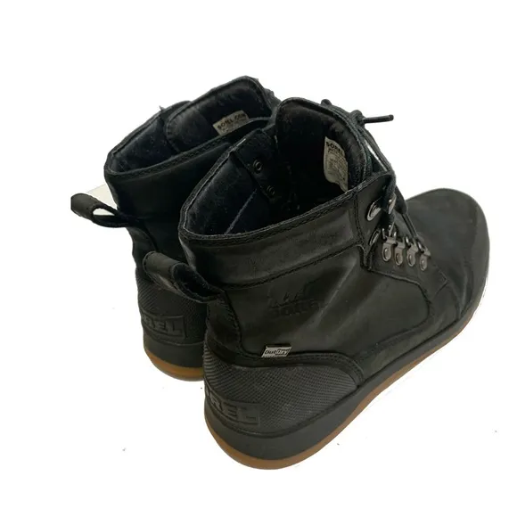 10 / Sorel Men’s ankle mid waterproof Boots