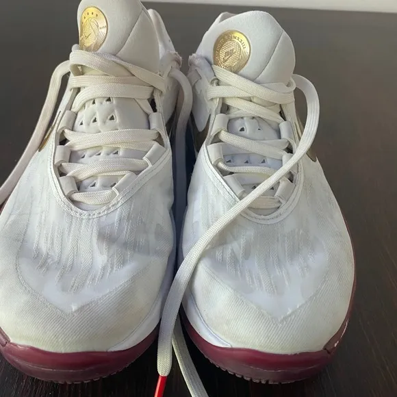 12.5 Nike Zoom GT Cut 2 &quot;Sisterhood&quot; White Gold Maroon Basketball Preowned FLAW