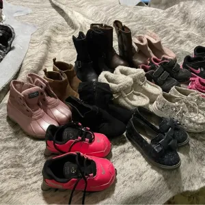 13 Pair Lot Of Toddler Baby Girls 5 6 7 Shoes Boots Nike Carter’s More