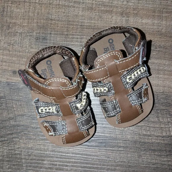 17 Pairs Of Gently Used Baby Shoes Size 0 Months - 12 Months