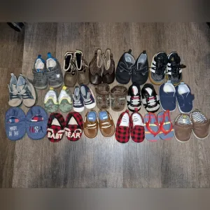 17 Pairs Of Gently Used Baby Shoes Size 0 Months - 12 Months