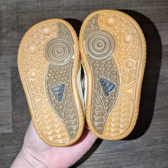 17 Pairs Of Gently Used Baby Shoes Size 0 Months - 12 Months