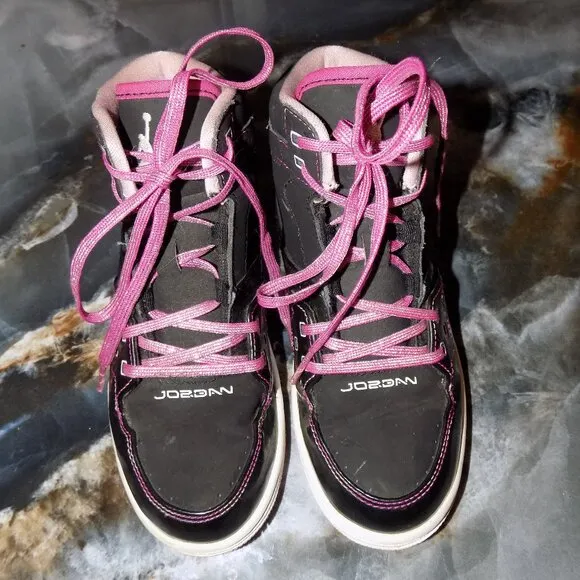 2012 Nike Black/Pink Jordan 371390-029 Size 2Y Girl's
