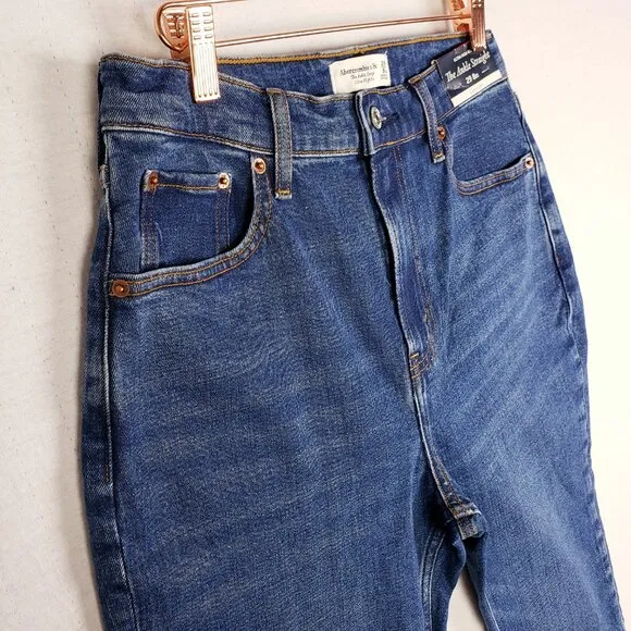 Abercrombie &amp; Fitch Ankle Straight Jean Ultra High Rise Curve Love size 29 Short
