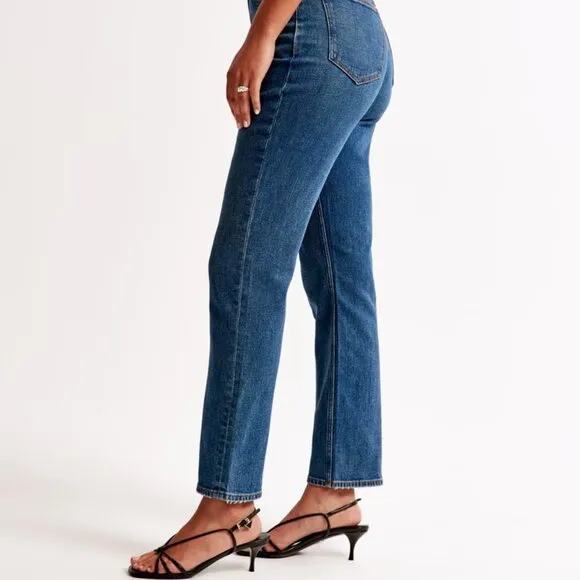 Abercrombie &amp; Fitch Ankle Straight Jean Ultra High Rise Curve Love size 29 Short