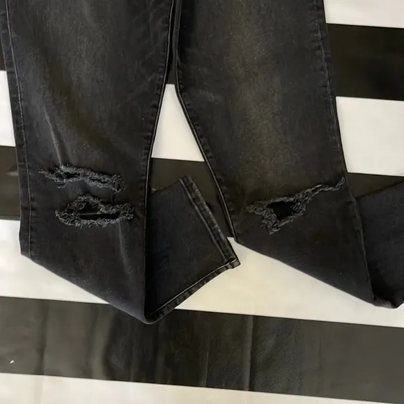 ABERCROMBIE SUPER SKINNY ANKLE MID RISE RISE JEAN