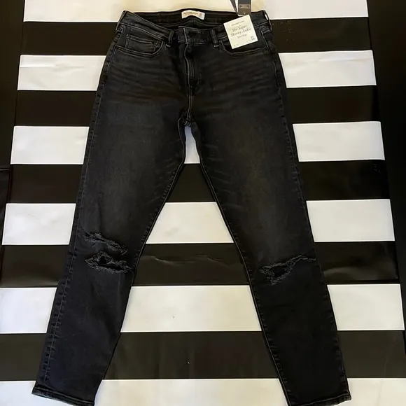 ABERCROMBIE SUPER SKINNY ANKLE MID RISE RISE JEAN