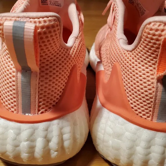 Adidas Alphaboost Sneakers Coral Men's Size 6/ Fits Woman's Size 7.5