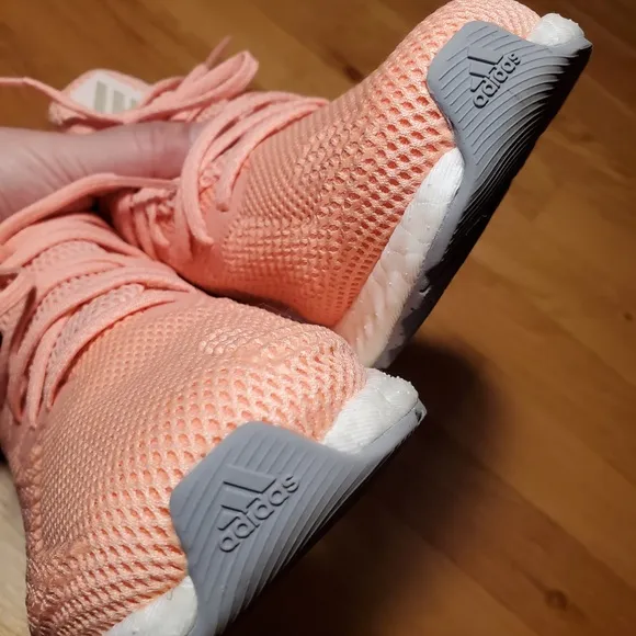 Adidas Alphaboost Sneakers Coral Men's Size 6/ Fits Woman's Size 7.5