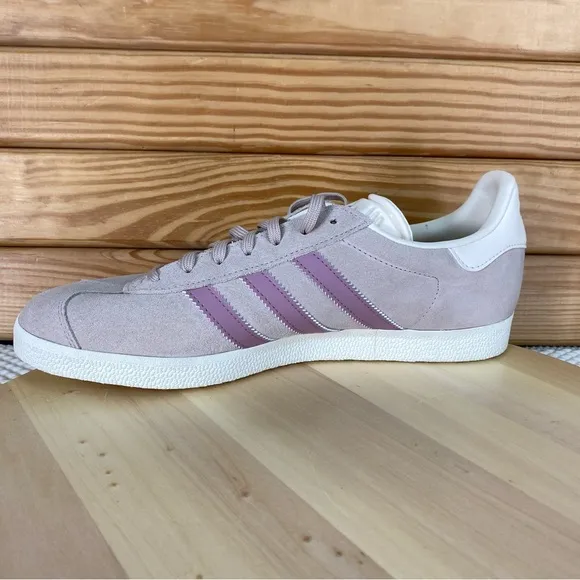 Adidas Gazelle Athletic Sneakers Women's 11 US Shoes Wonder Taupe Orchid IE3899