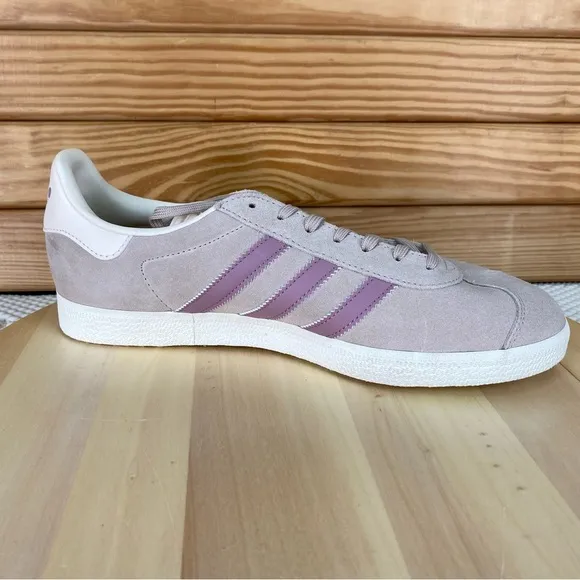 Adidas Gazelle Athletic Sneakers Women's 11 US Shoes Wonder Taupe Orchid IE3899