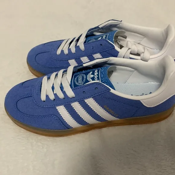 Adidas Gazelle women’s Blue Sneakers