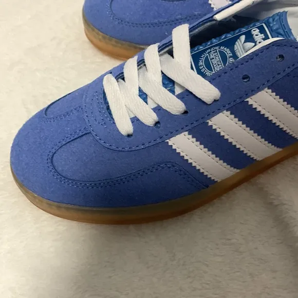Adidas Gazelle women’s Blue Sneakers