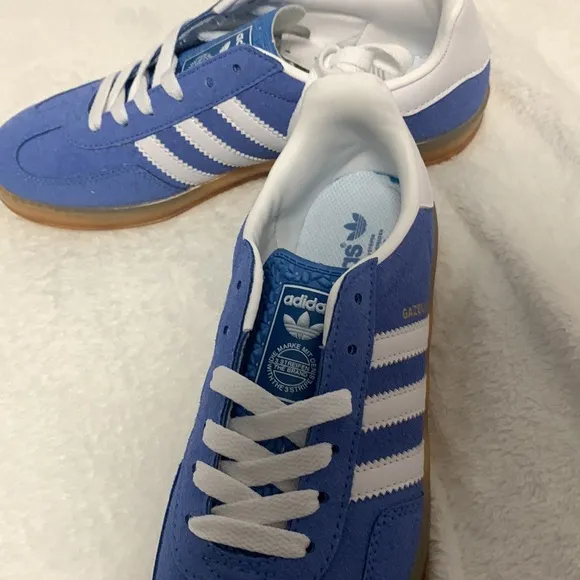 Adidas Gazelle women’s Blue Sneakers