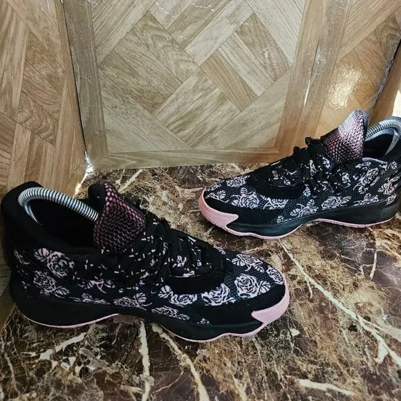 Adidas GS Dame 7 rose city fashion shoes size gs 4 women's size 5.5.     210