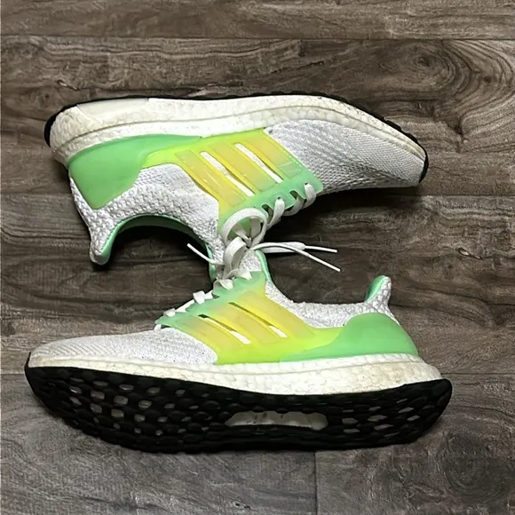 Adidas Ultra Boost 5.0 DNA Running Boys Size 6 Sneakers Shoes GZ5020