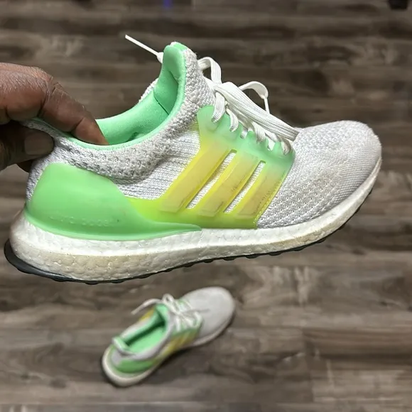 Adidas Ultra Boost 5.0 DNA Running Boys Size 6 Sneakers Shoes GZ5020