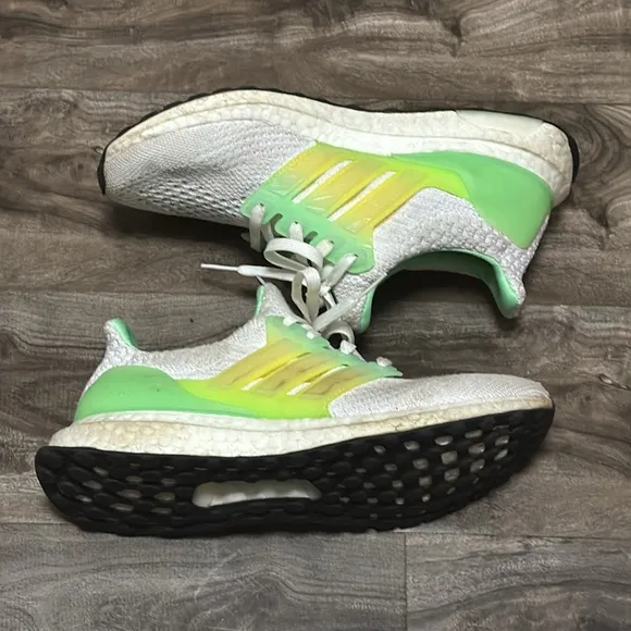 Adidas Ultra Boost 5.0 DNA Running Boys Size 6 Sneakers Shoes GZ5020