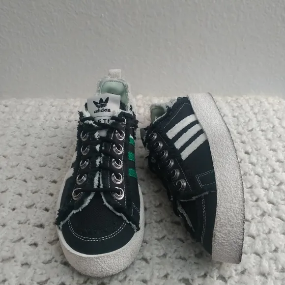 Adidas x Song for the Mute Campus 80s 'Black' size 5.5y