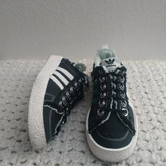 Adidas x Song for the Mute Campus 80s 'Black' size 5.5y