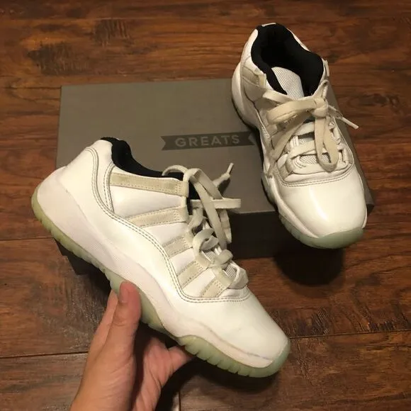 AIR JORDAN 11 retro low legend blue size 5 women = 3.5Y kids