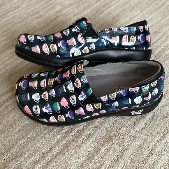 Alegria Keli Teacup Professional Shoe size Patent Clogs Black Patent Size 39 | 9