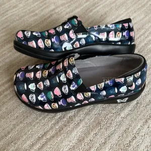 Alegria Keli Teacup Professional Shoe size Patent Clogs Black Patent Size 39 | 9