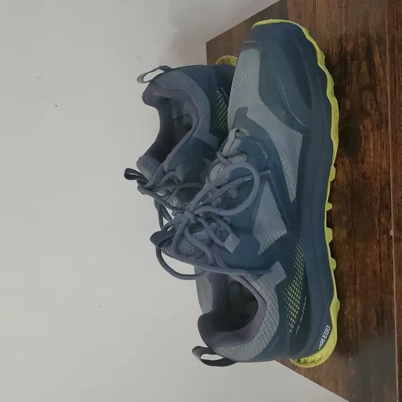 Altra Lone Peak All Weather Hiking Shoes Size 8 Mens