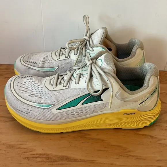 Altra NIB Paradigm 6 Gray Yellow Sneaker size 9 Ego Max Guide Rail Daily Run