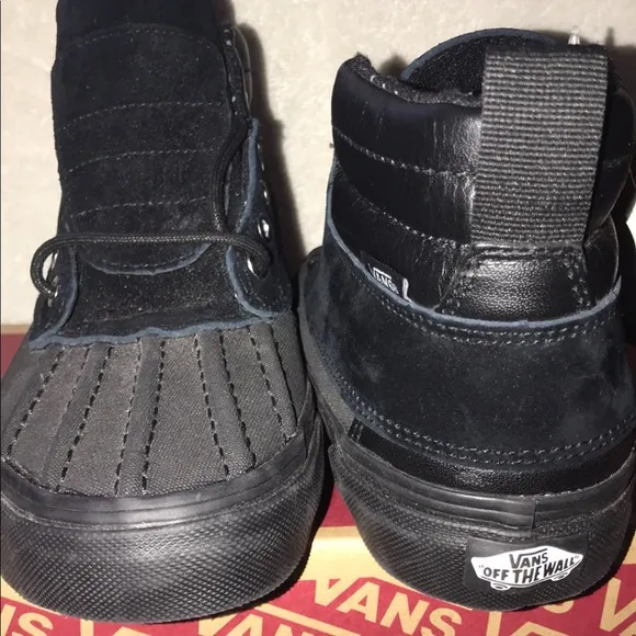 &gt;👦🏻ALL WEATHER MTE DEL PATO BLACK POLKA DOTS SK8 HI SCOTCH GARD BRAND NEW VANS