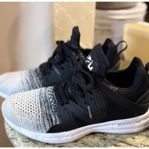 APL Athletic Propulsion Labs Ascend Black Gray Running Shoes Women’s Size 7.5