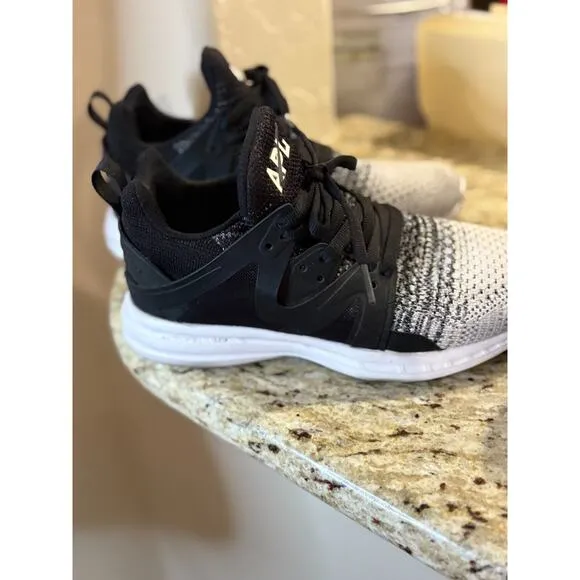 APL Athletic Propulsion Labs Ascend Black Gray Running Shoes Women’s Size 7.5