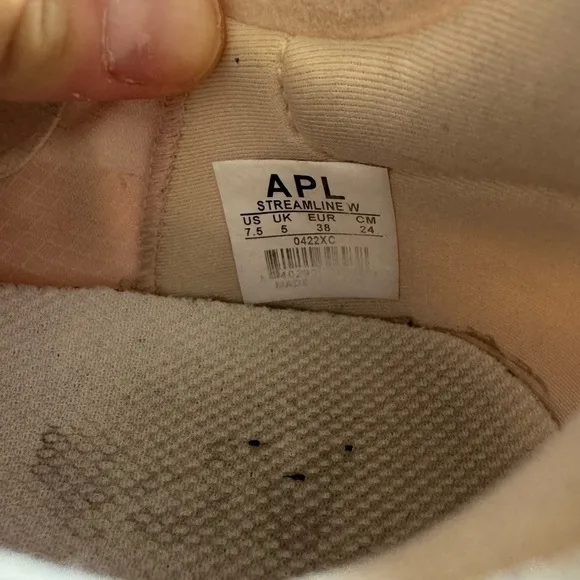 APL Streamline Womens Sneaker Size 7.5