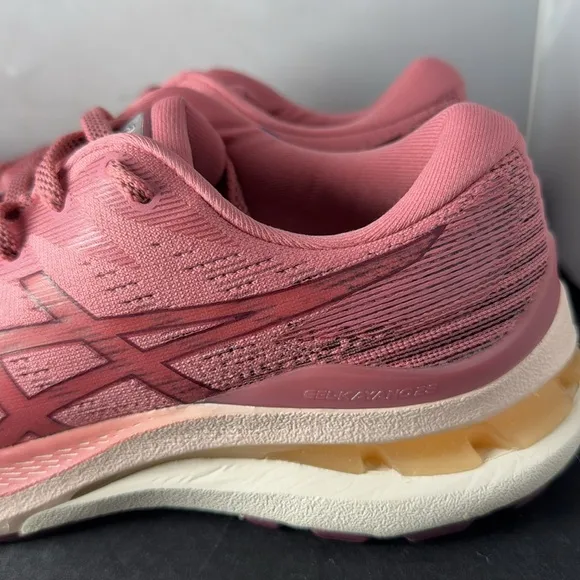 ASICS Gel-Kayano 28 running shoes sports shoes women’s size 9