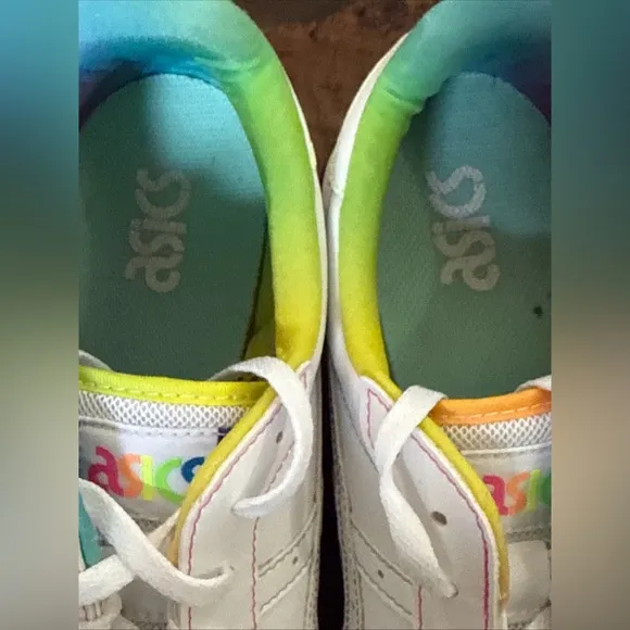ASICS TIGER RUNNER Sportstyle Shoes Womens Size 11 Style 1203A167 Rainbow Colors