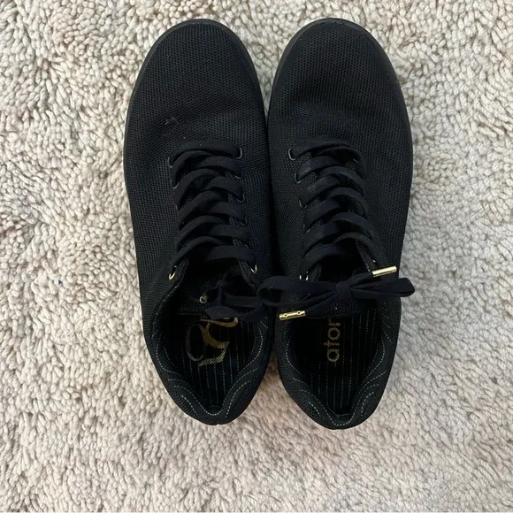 atoms | Men’s 000 Cushiony Comfort Sneakers, Black/Gold