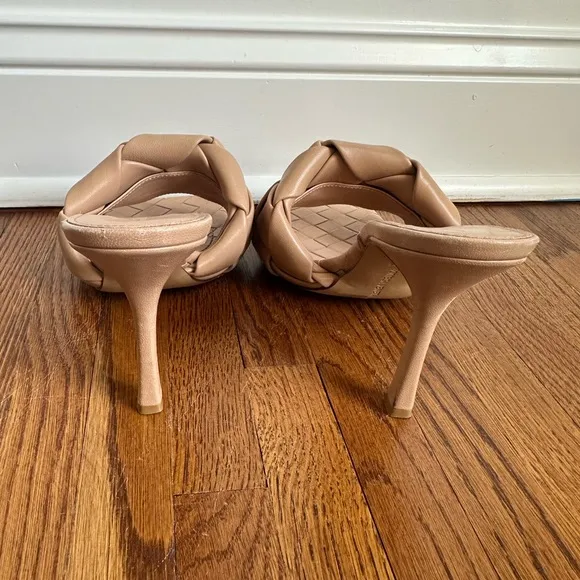 Authentic Bottega Veneta Square Toe Beige Mules