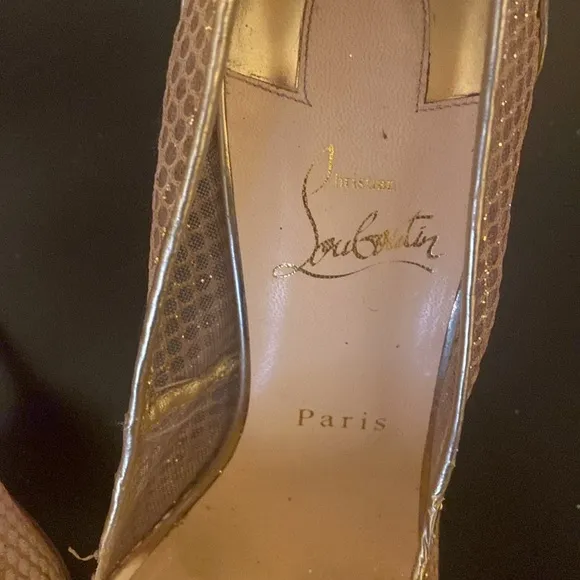 Authentic Christian Louboutin Gold Mesh Pointed toe Heel Pumps EU 40