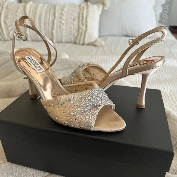 Badgley Mischka Cameryn Satin Peep Toe Stiletto w/ Crystal Embellished Size 8.5