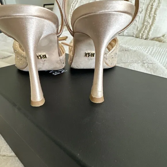 Badgley Mischka Cameryn Satin Peep Toe Stiletto w/ Crystal Embellished Size 8.5