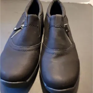 Baretraps Black sip on zipper size 7.5 Nwt comfortable leather Slip on Shoes