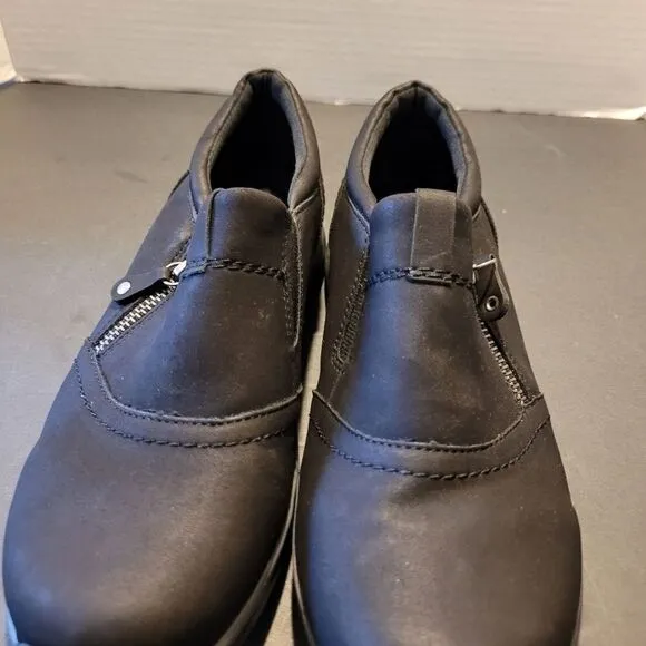 Baretraps Black sip on zipper size 7.5 Nwt comfortable leather Slip on Shoes