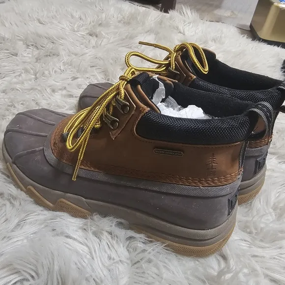 BASS outdoor field duck boots Mens 7M brown waterproof