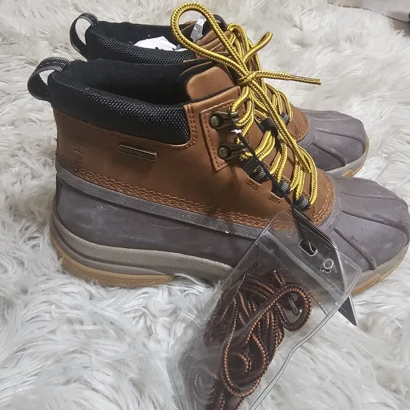 BASS outdoor field duck boots Mens 7M brown waterproof